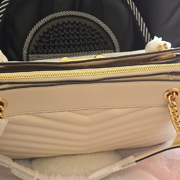 Michael Kors Cream Quilted Women's Bag - Picture 4 of 8